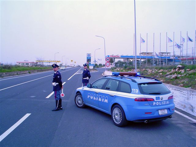 polizia-stradale-pattuglia